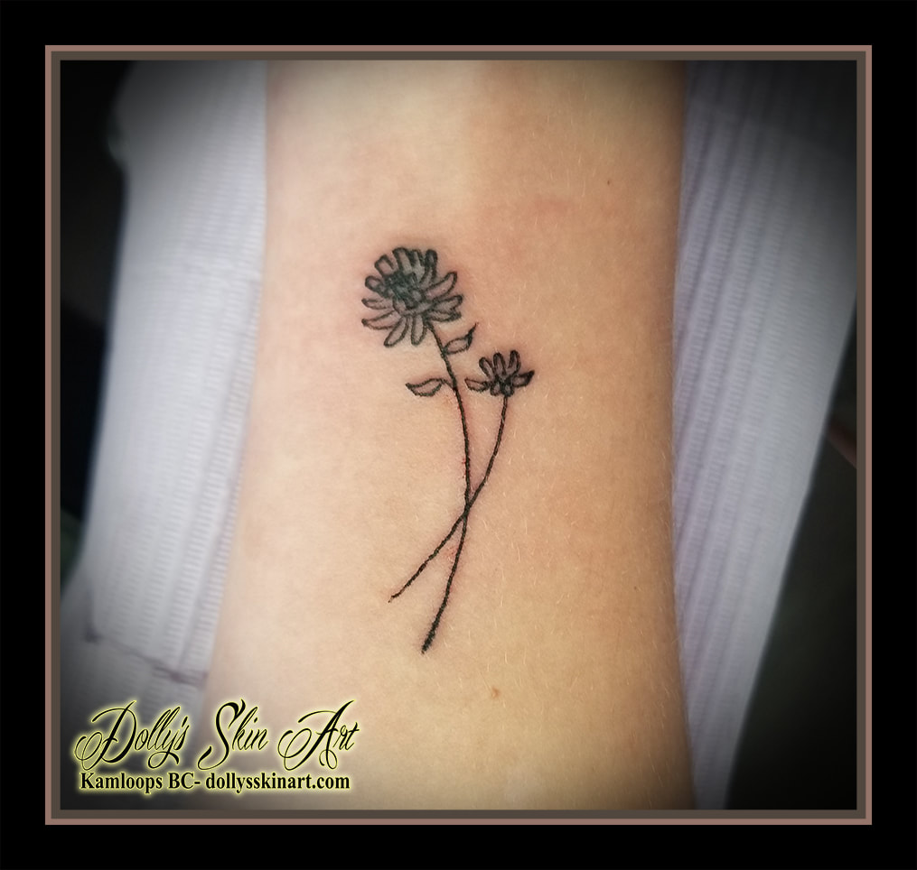 14 Beautiful Chrysanthemum Tattoos For Girls
